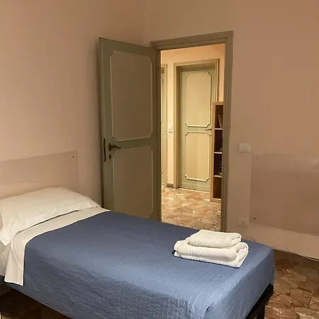 Apostolino شقة *